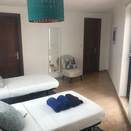 Encantadora